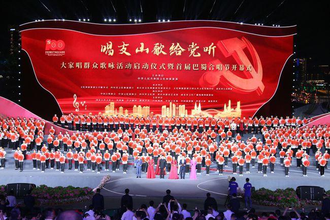 女人每天用生姜水泡脚,能收到4个“礼物”,每1个都让你心动
